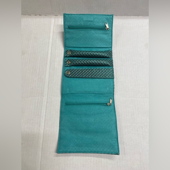 Traveling Jewlery pouch - Picture 2 of 7